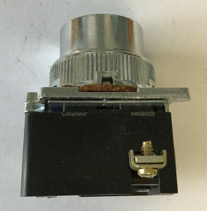 CUTLER HAMMER 10250T472 ILLUMINATED PUSH BUTTON 240V