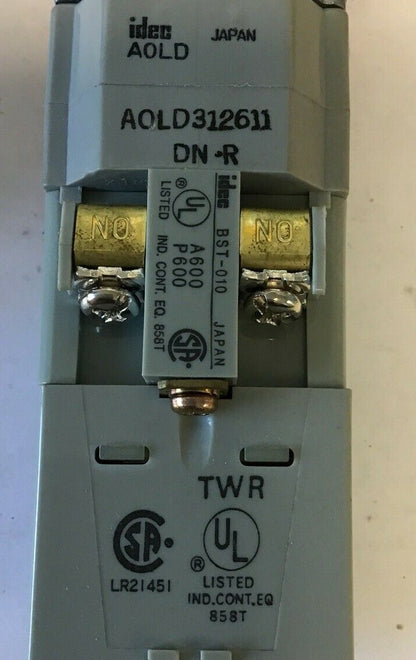IDEC PUSH BUTTON AOLD312611DN-R 110-600VDC 120-600VAC TWTD-0126D 120V LSPD-6