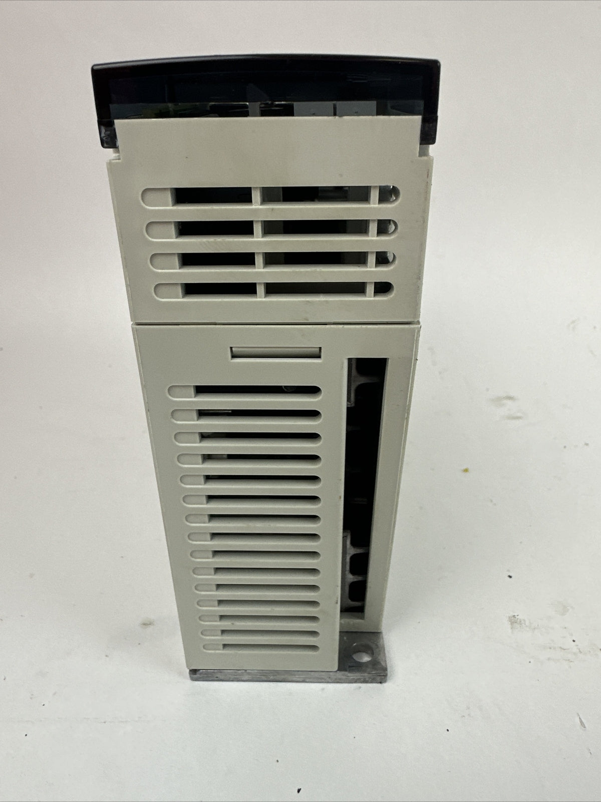 MITSUBISHI MDS-B-SVJ2-01 SERVO DRIVE UNIT OUTPUT 1.2A 3PH 170V INPUT 200-230V