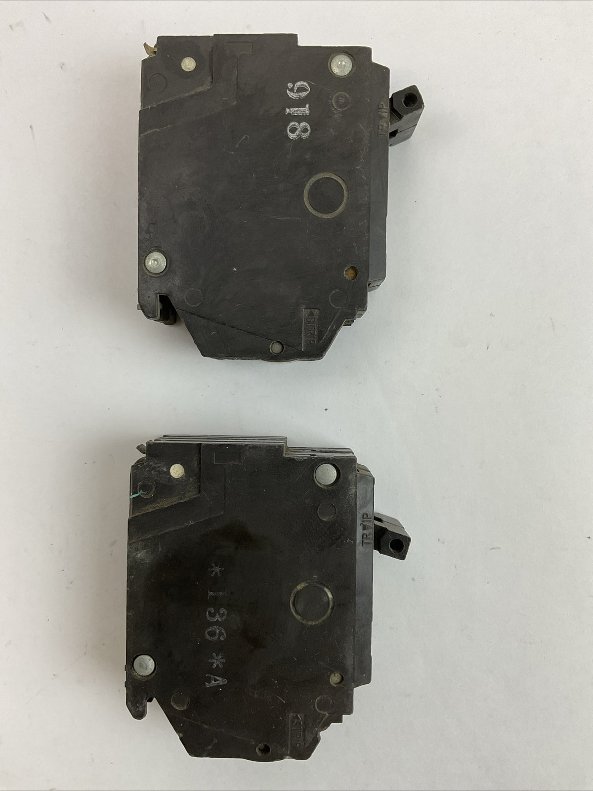 GE TQP240 40AMP 120/240VAC 1POLE CIRCUIT BREAKER (LOT OF 2)