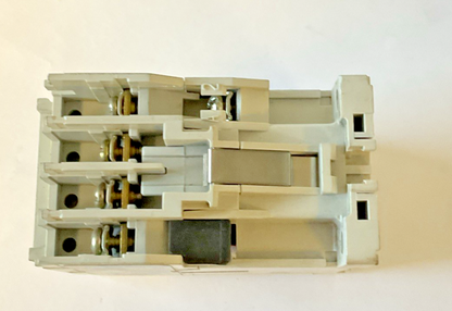 CUTLER HAMMER CE15ANS3AB CONTACTOR SIZE A  110/120V 50/60HZ SER.B1 7A