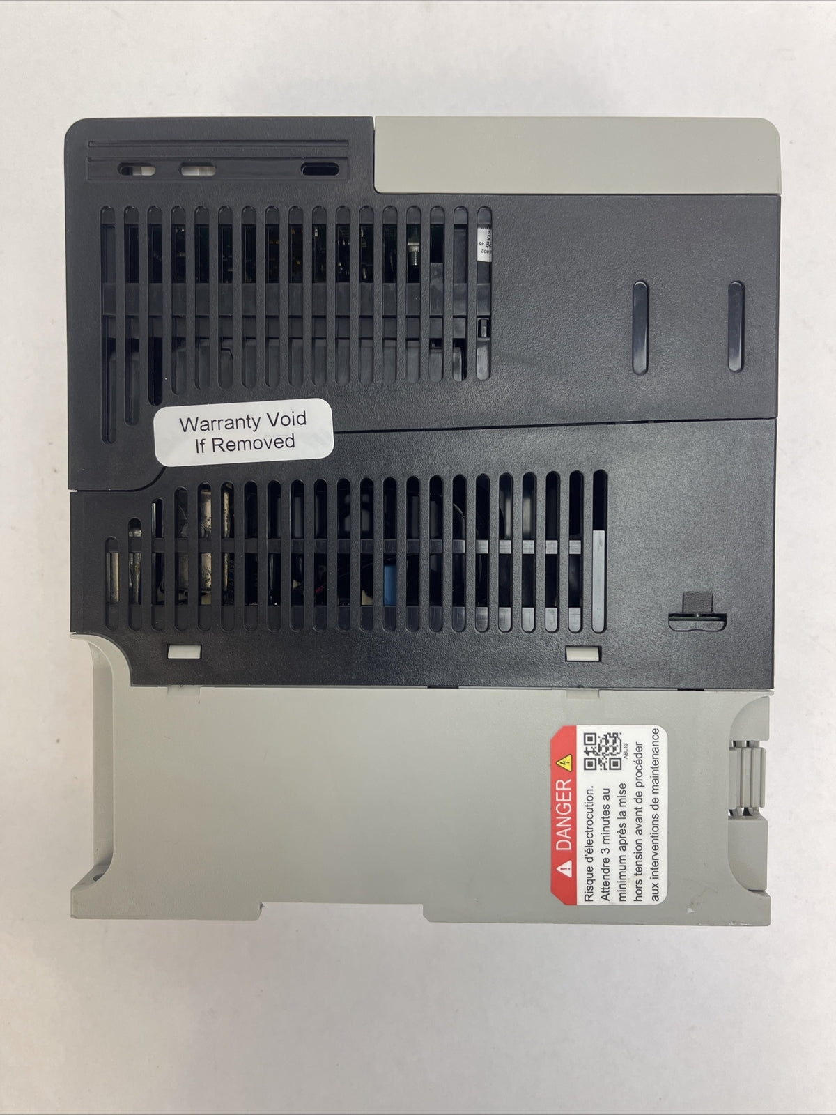 ALLEN BRADLEY 25B-D2P3N104 POWER FLEX 525 AC DRIVE FRN 4.001 SER A OUTPUT 2.3A