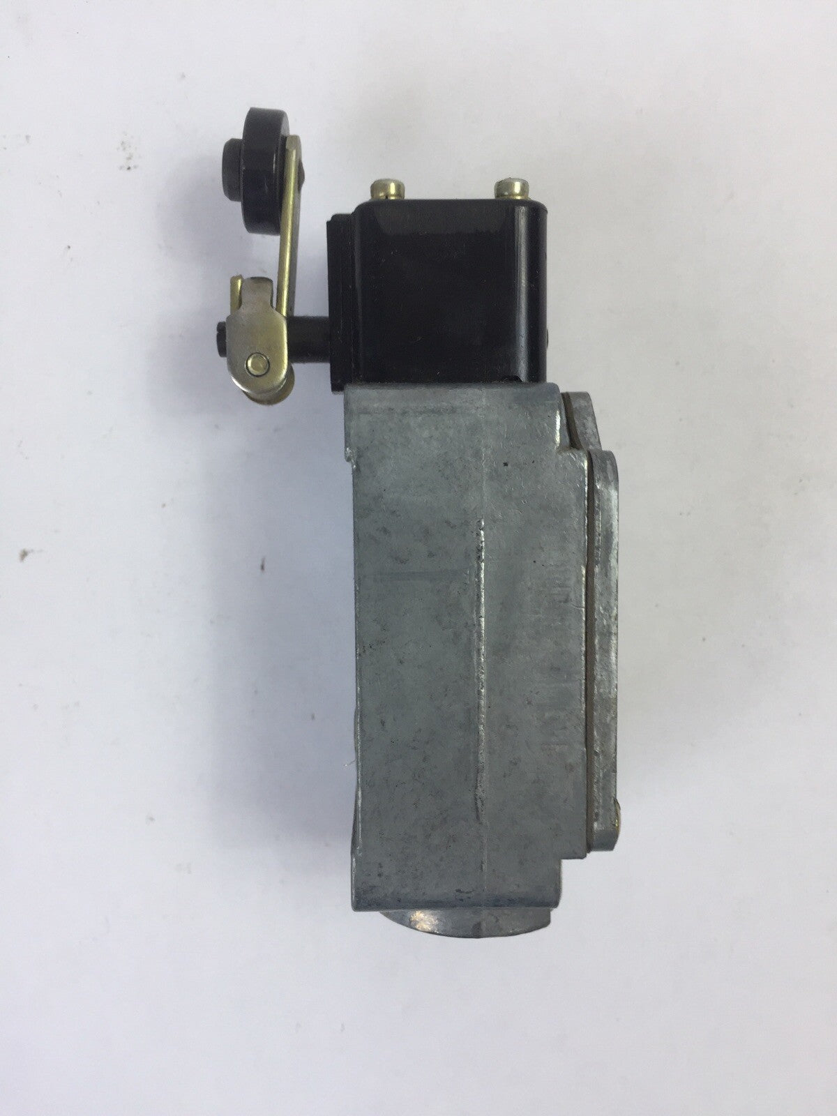 GE CR9440K1J5 LIMIT SWITCH 240V
