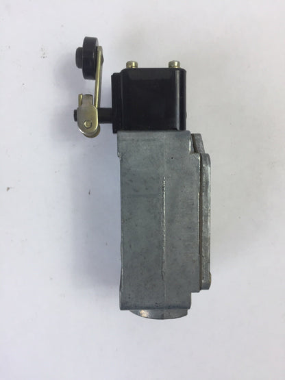GE CR9440K1J5 LIMIT SWITCH 240V