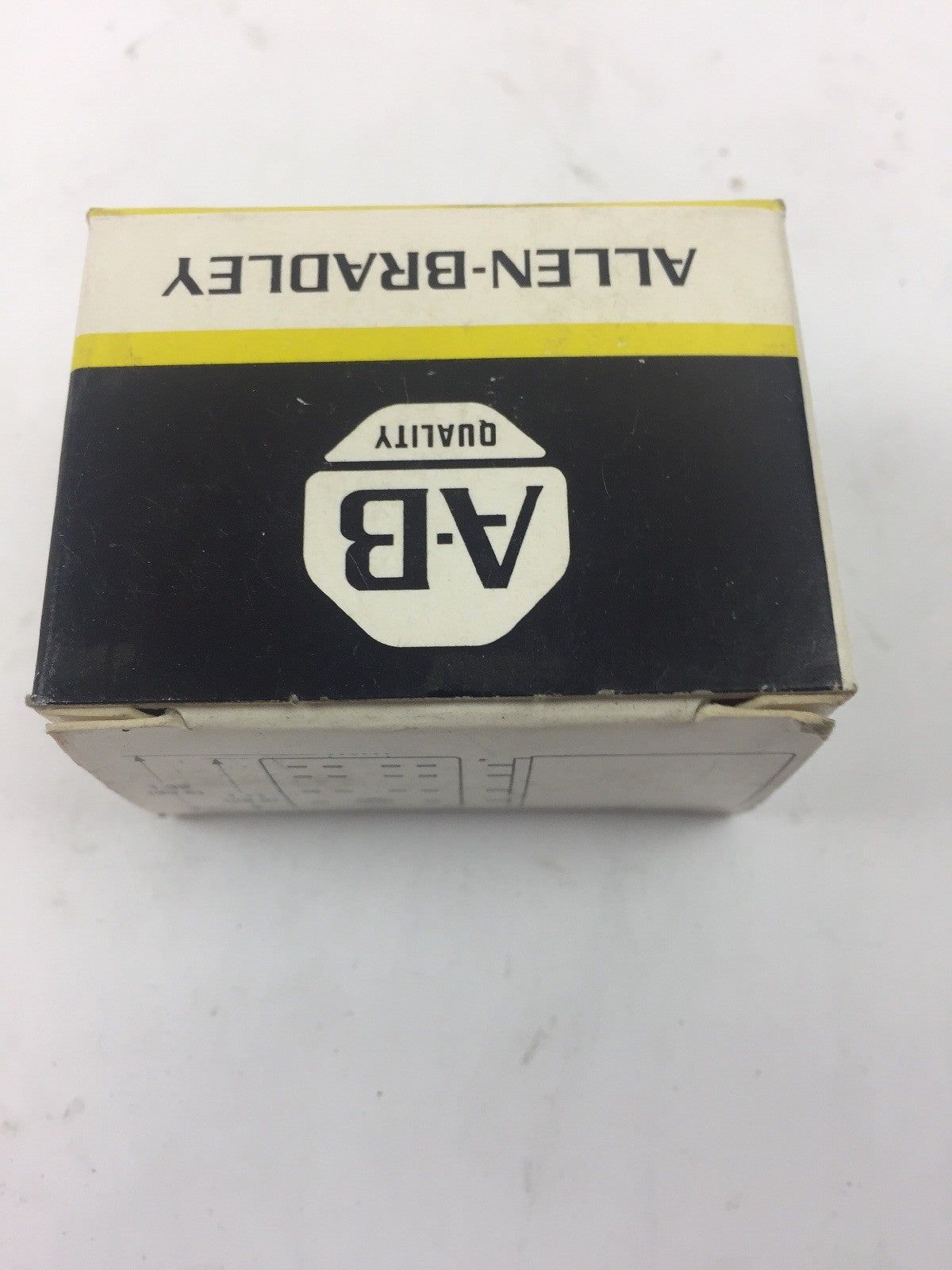 ALLEN BRADLEY 700HC54Z24 CONTROL RELAY 1A 4PDT 24VDC SERIES C
