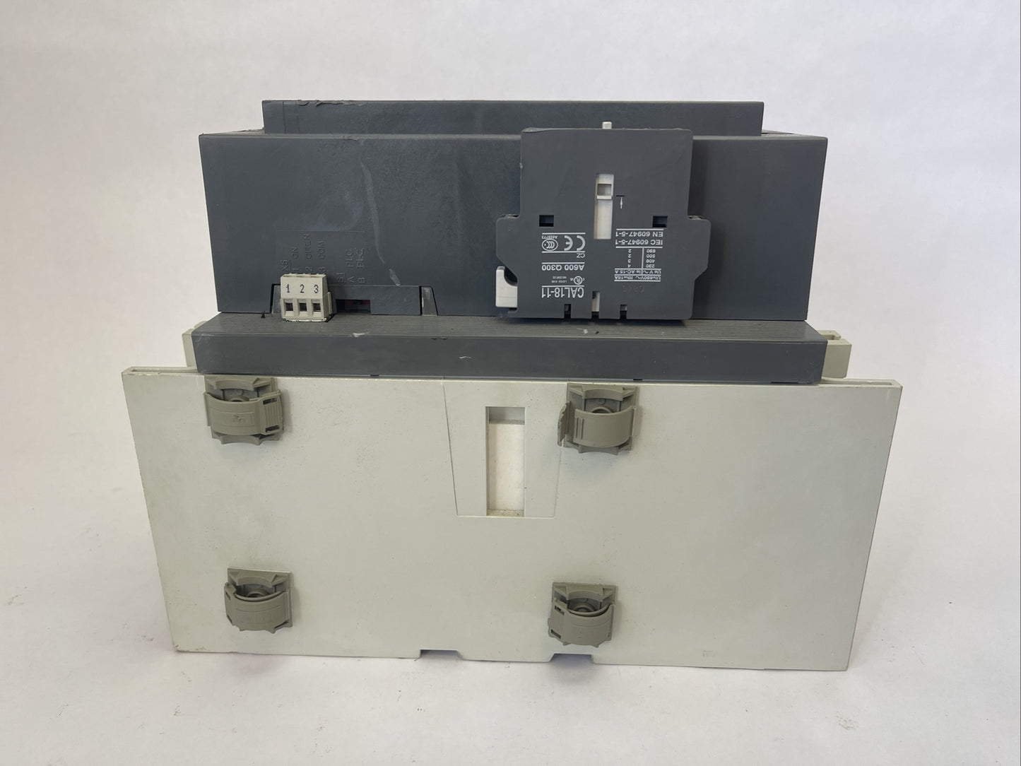 ABB AF400-30 CONTACTOR 600VAC 400HP 3PH 3P 550A COIL 100-250VDC 50-60hz
