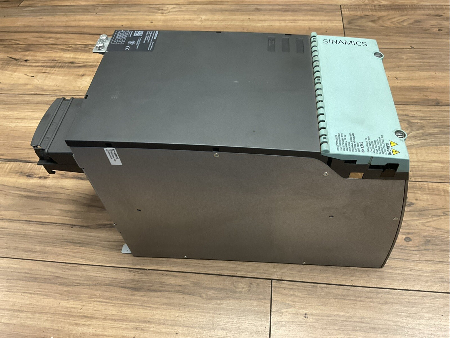 SIEMENS 1P 6SL3120-1TE28-5AA3 SINGLE MOTOR MODULE OUTPUT 3AC 400V 85A INPUT DC