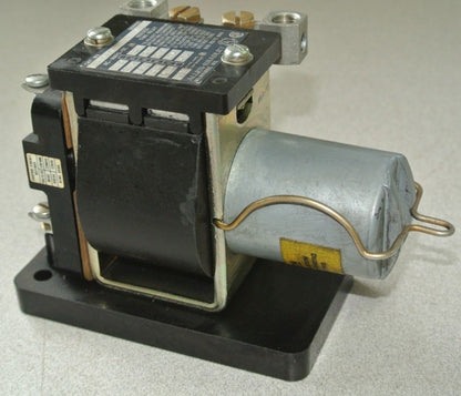 ALLEN-BRADLEY 810-A05A Ser. A MAGNETIC OVERLOAD RELAY 600V 9A AC/DC NEW SURPLUS