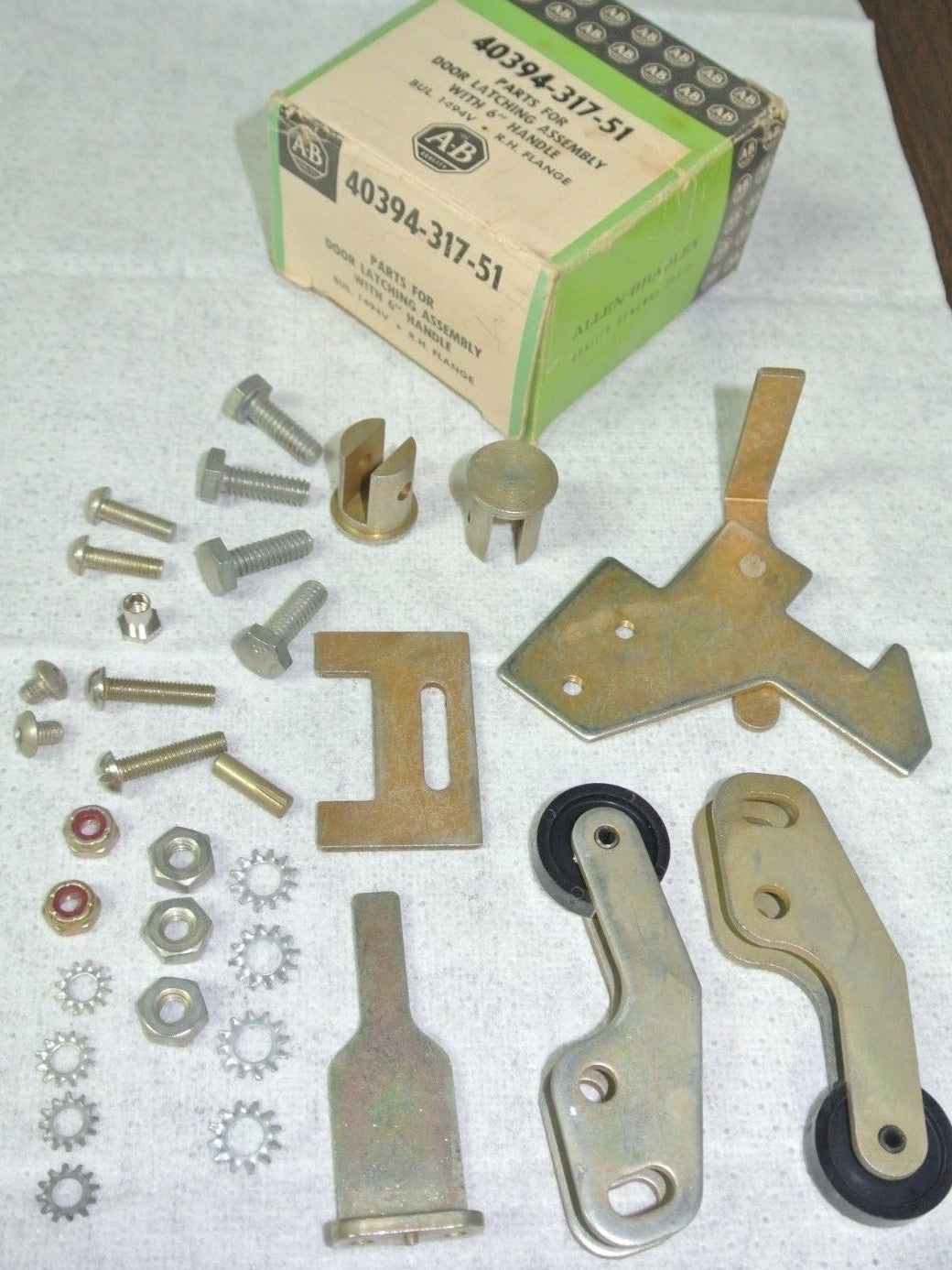 ALLEN-BRADLEY 40394-317-51 PARTS for DOOR LATCHING ASSY w/ 6" HANDLE NEW SURPLUS