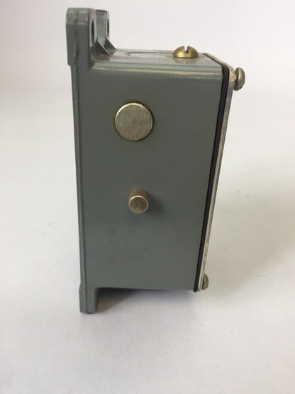 ALLEN BRADLEY 801-ASB11 LIMIT SWITCH ROLLER LEVER 600V AC/DC NC CONTACT