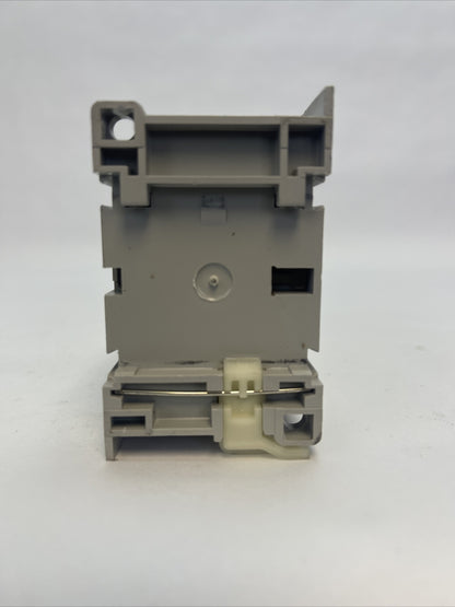 ALLEN BRADLEY 100-C09D*10 SER A CONTACTOR 600VAC 25A 7.5HP 3PH 100-F SER B 10A