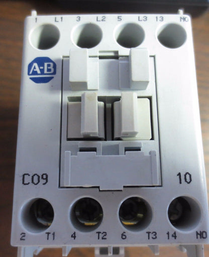 ALLEN-BRADLEY 100-C09D*10 CONTACTOR Ser. A - 24VDC COIL