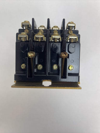 ALLEN BRADLEY 700-BR220A1 CONTROL RELAY SER A 120-600VAC 4POLE COIL 120V 60CY