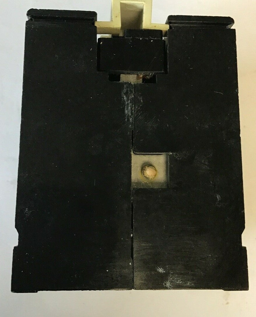 GENERAL ELECTRIC CR122A04731AA 300VAC 10A 28V 50HZ INDUSTRIAL RELAY