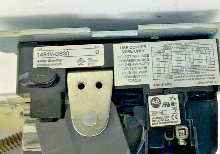 ALLEN BRADLEY 1494V-DS30 FUSIBLE DISCONNECT SWITCH SER.D  W/ 1494V-FS30 SER.D