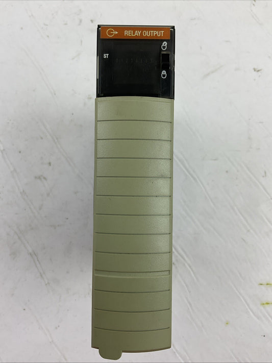 ALLEN BRADLEY 1756-OX8I SER A F/W REV 3.2 RELAY ISOL. OUTPUT 8NO 8NC C300 / R150