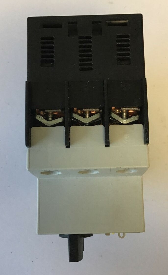 SIEMENS 3RV1021-1GA10 MOTOR STARTER 690V