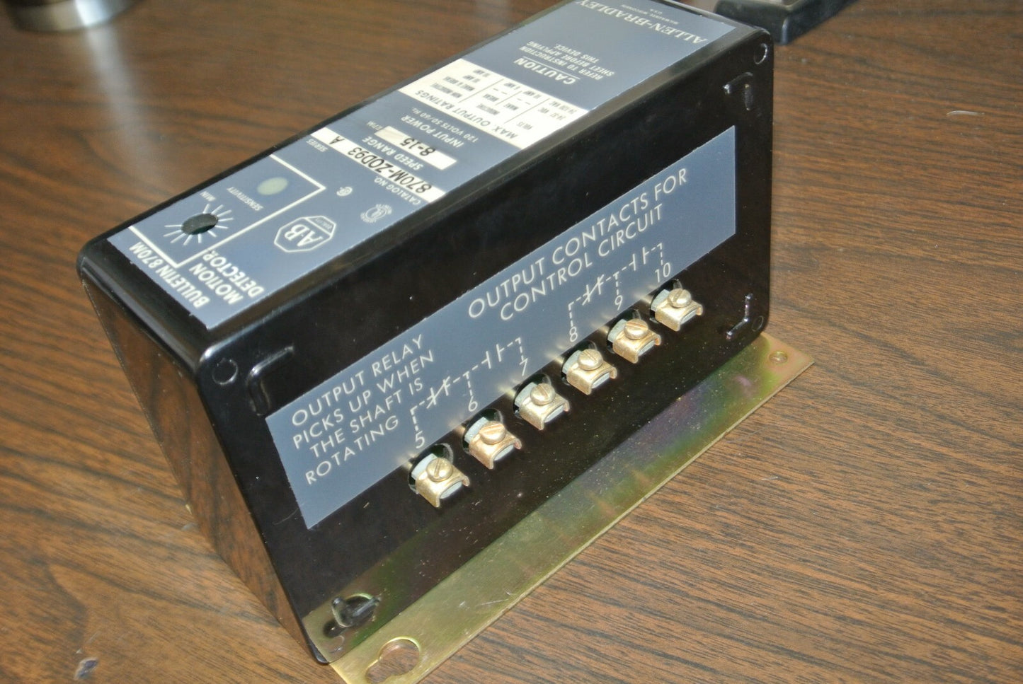 ALLEN-BRADLEY 870M-ZOD93 Ser. A / MOTION DETECTOR 8-15 RPM / NEW SURPLUS