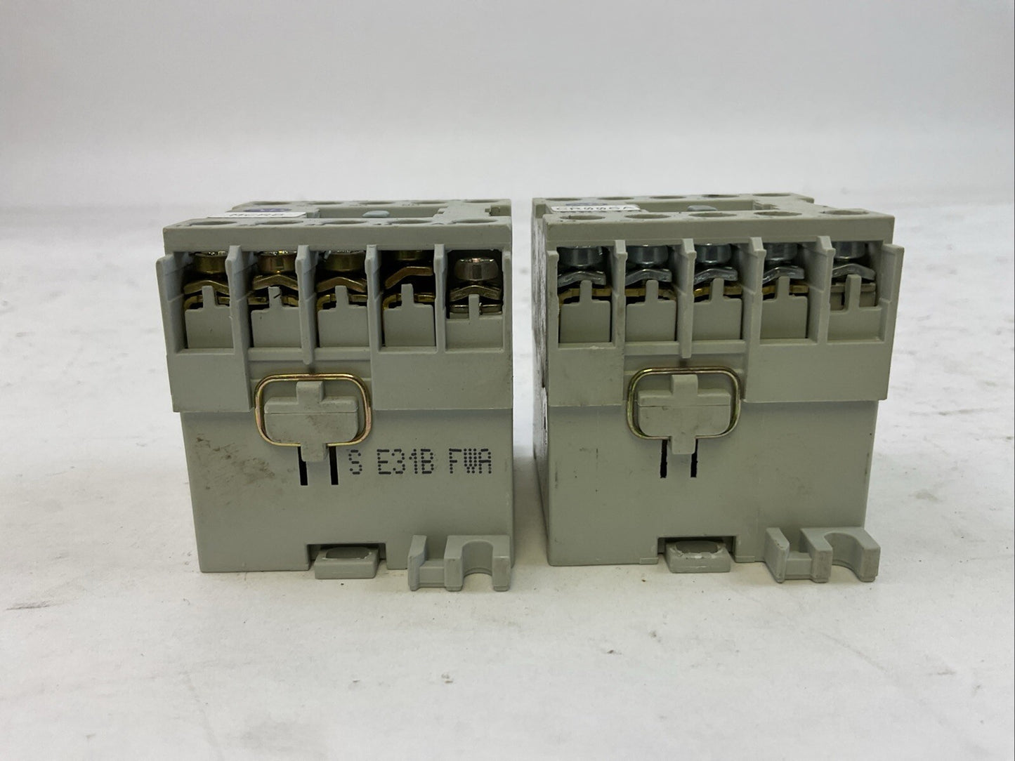 ALLEN BRADLEY 700DC-MB310* RELAY 300VAC 10A SER A (LOT OF 2)