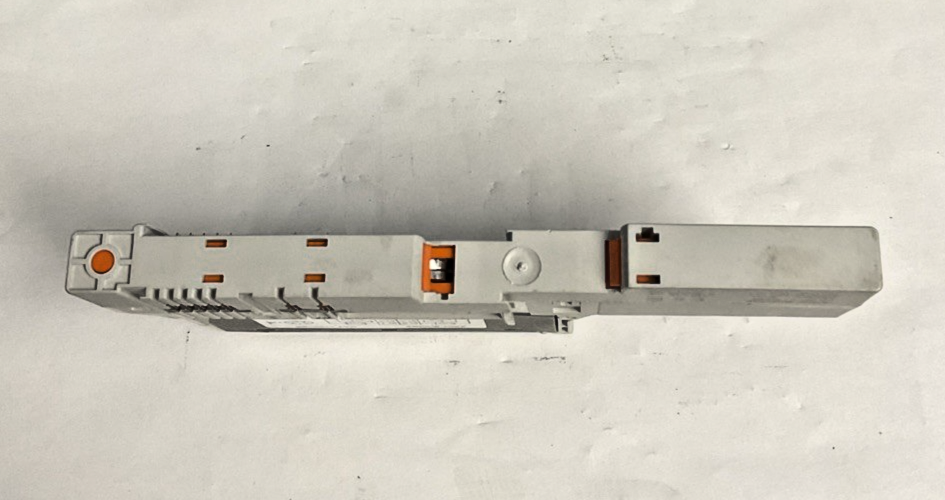 ALLEN BRADLEY 1734-IB8 PLC MODULE SER.D W/1734-TOP BASE SER.A ***LOTOF3***