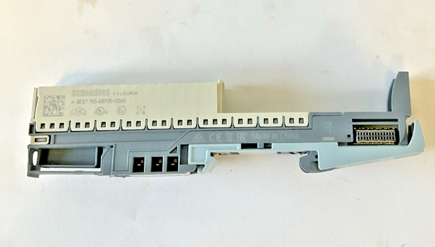 SIEMENS 6ES7 193-6BP20-0DA0 DIGITAL BASE MODULE ****LOTOF5****