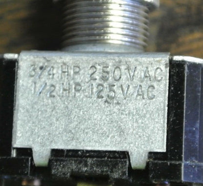 CUTLER-HAMMER 7547K40 TOGGLE SWITCH 3-POSITION, CENTER OFF NEW SURPLUS LOT of 10