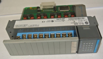 ALLEN-BRADLEY 1746-OB16 SLC500 OUTPUT MODULE - Ser. D - OUTPUT 10-50VDC
