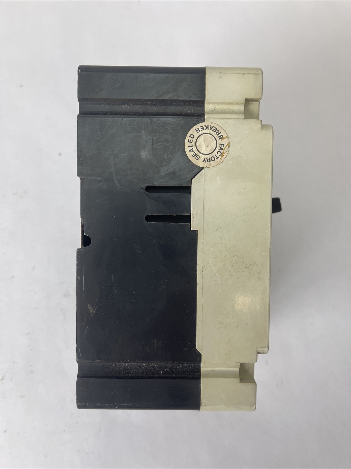 WESTINGHOUSE HMCP003A0CA04 CIRCUIT BREAKER 600VAC 250VDC 3AMP 3POLE A1X1LT