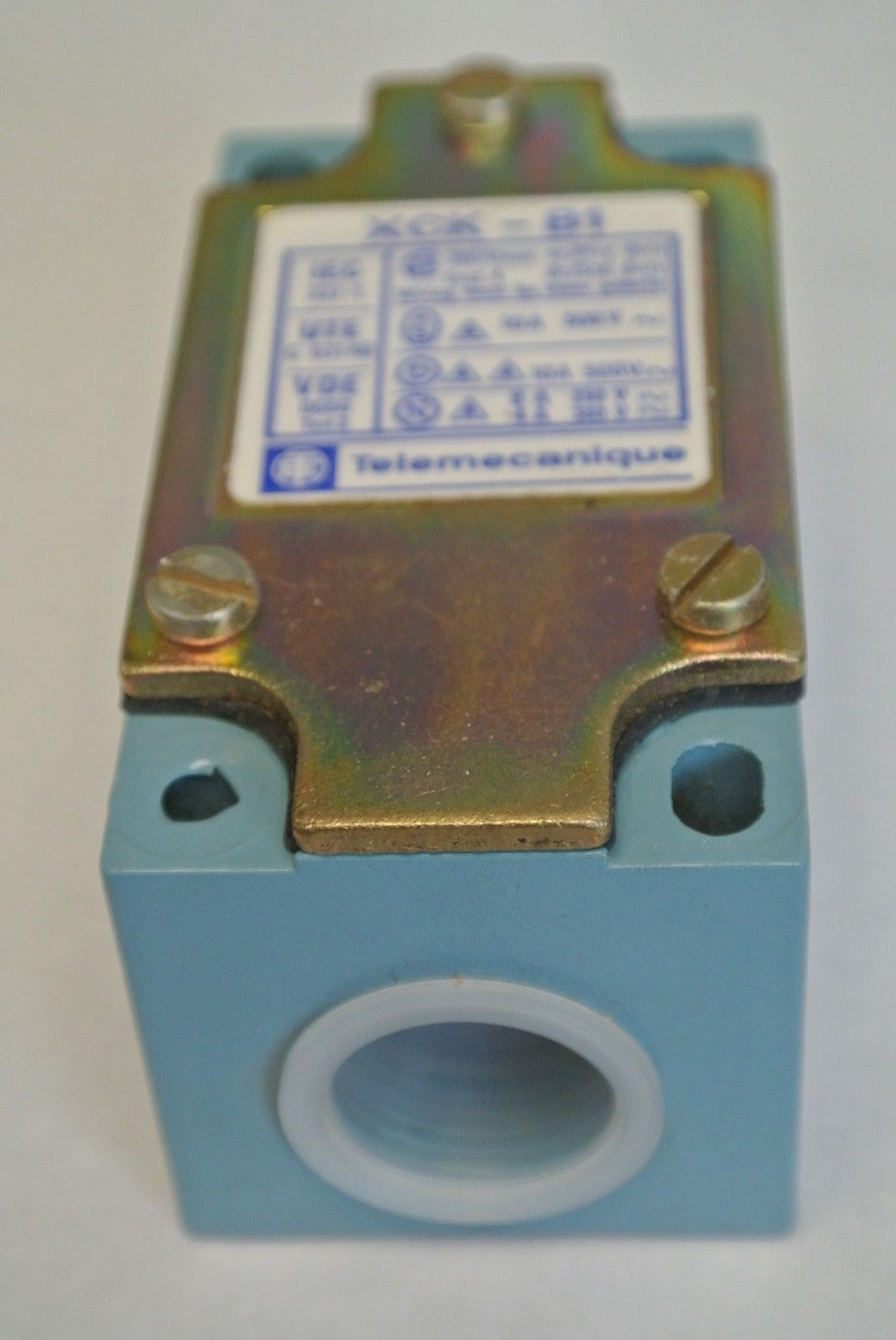 TELEMECANIQUE XCK-B1 LIMIT SWITCH BODY - 300VAC MAX HEAVY DUTY - NEW SURPLUS