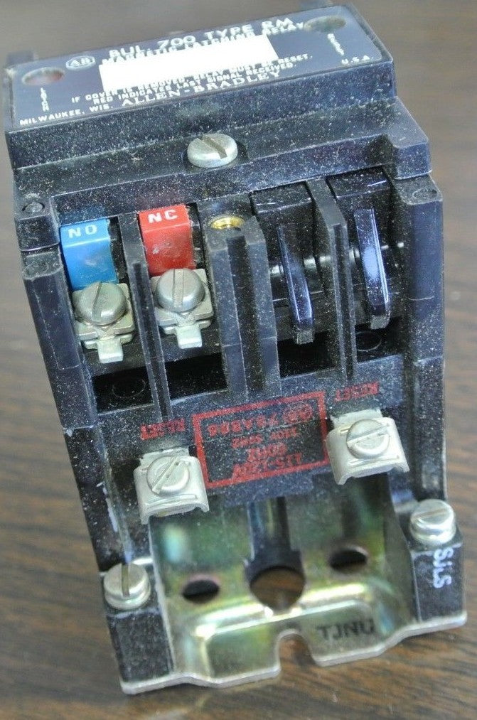 ALLEN-BRADLEY 700-RM110A1 - AC CONTROL RELAY - 120V, 60Hz - NEW SURPLUS
