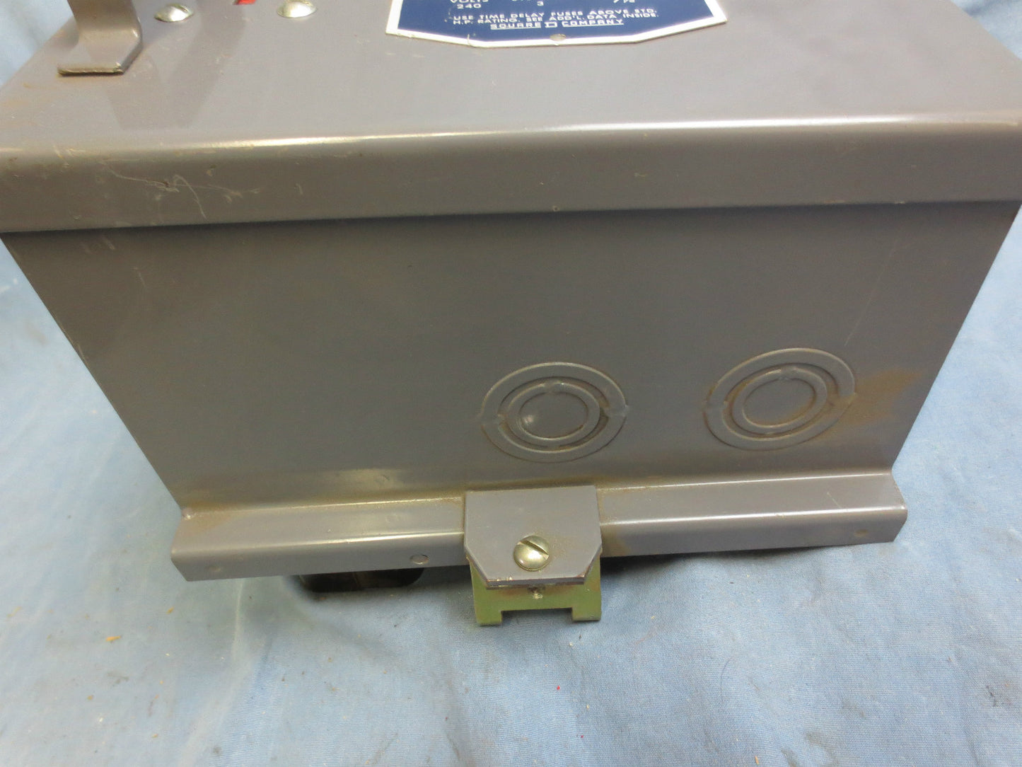 SQUARE D SD-9351 SAFLEX PLUG-IN UNIT - 30A, 3PH, 3WIRE, 240VAC FUSIBLE BUS PLUG