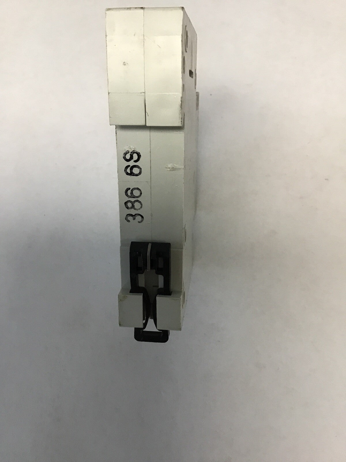 MOELLER FAZ-S6/1  CIRCUIT BREAKER 240VAC/415V 1POLE (LOT OF 4)