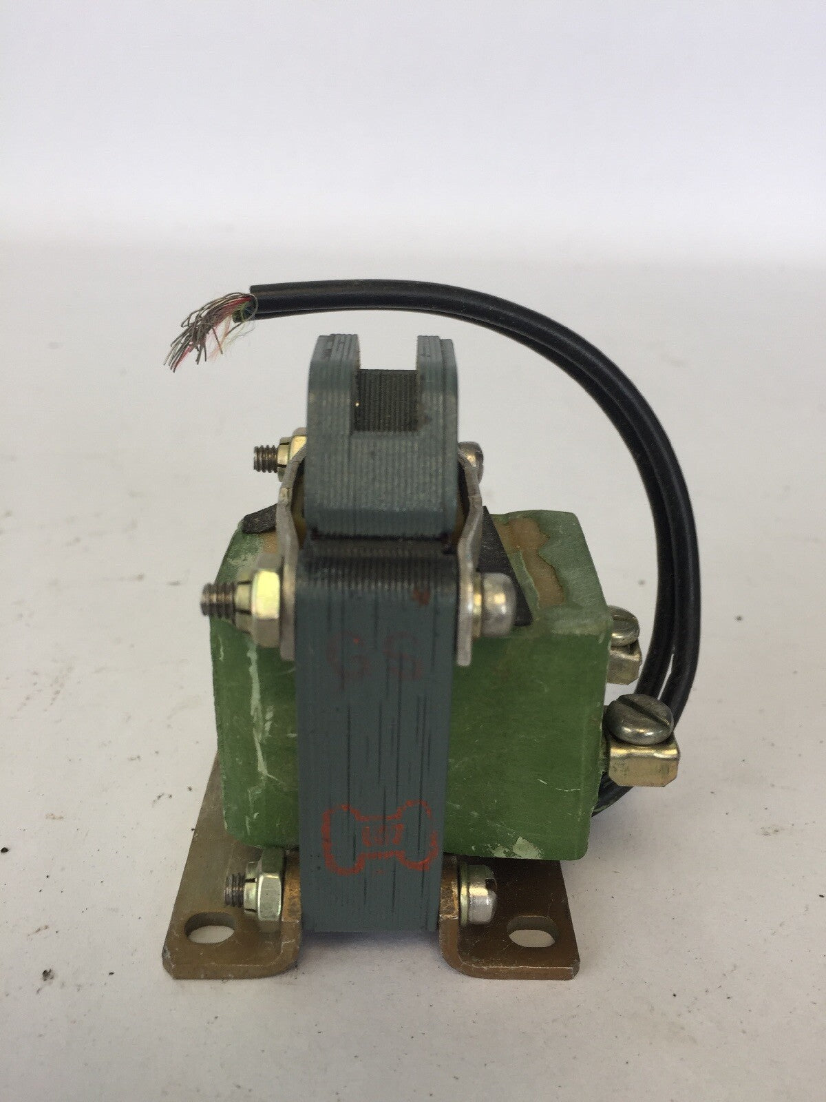 GE CR9500A100A4A SOLENOID PULL TYPE COIL 460V 60HZ END MTG STROKE 1-INCH MAX