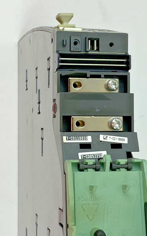 SIEMENS 6SL3120-2TE15-0AA3 DOUBLE MOTOR MODULE 5A 600VDC 50/60HZ