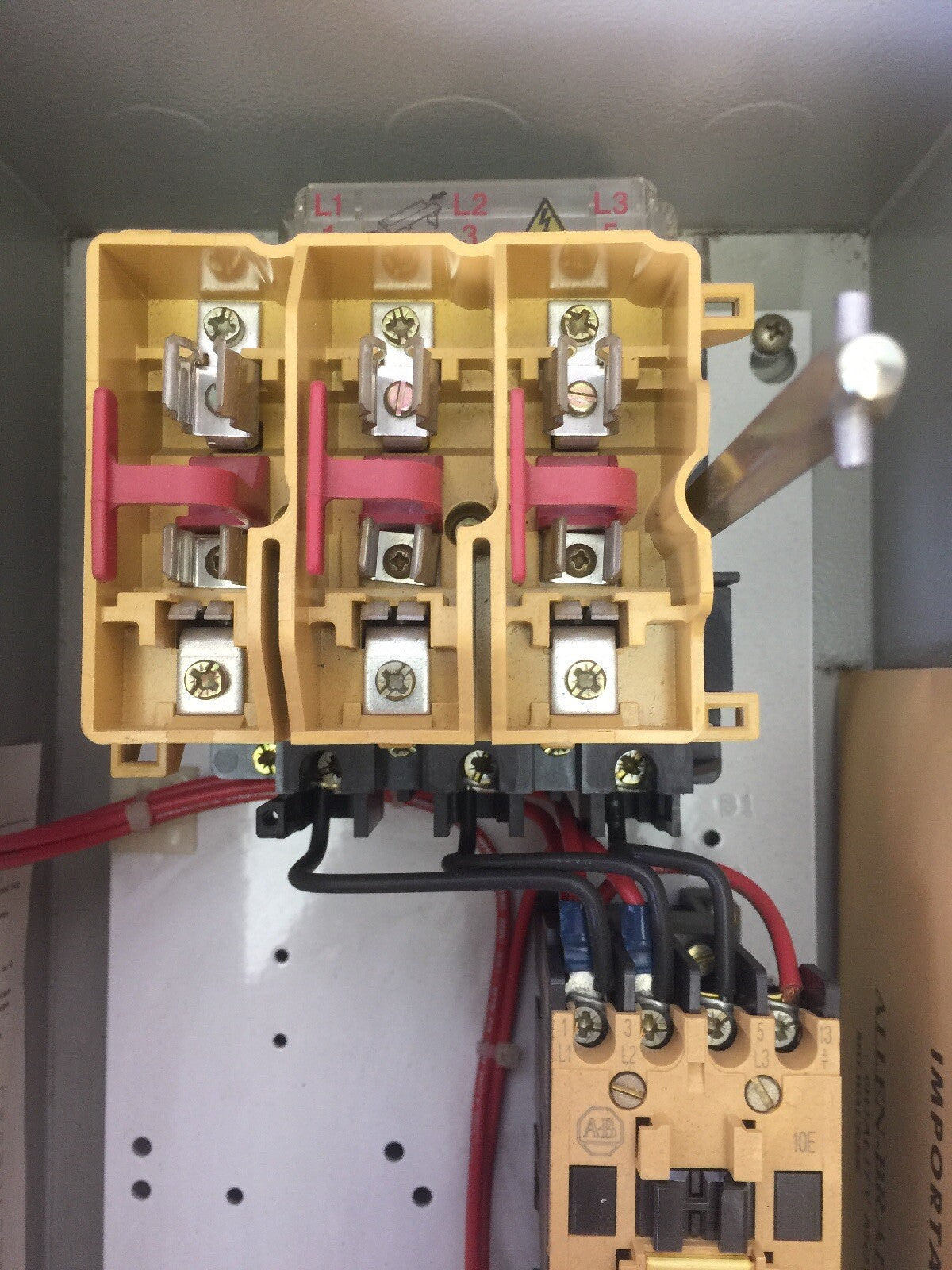 ALLEN BRADLEY 198-E14A08A07 MOTOR CONTROL 480V 2HP 198-M14P08T 112-A09ABB42-1