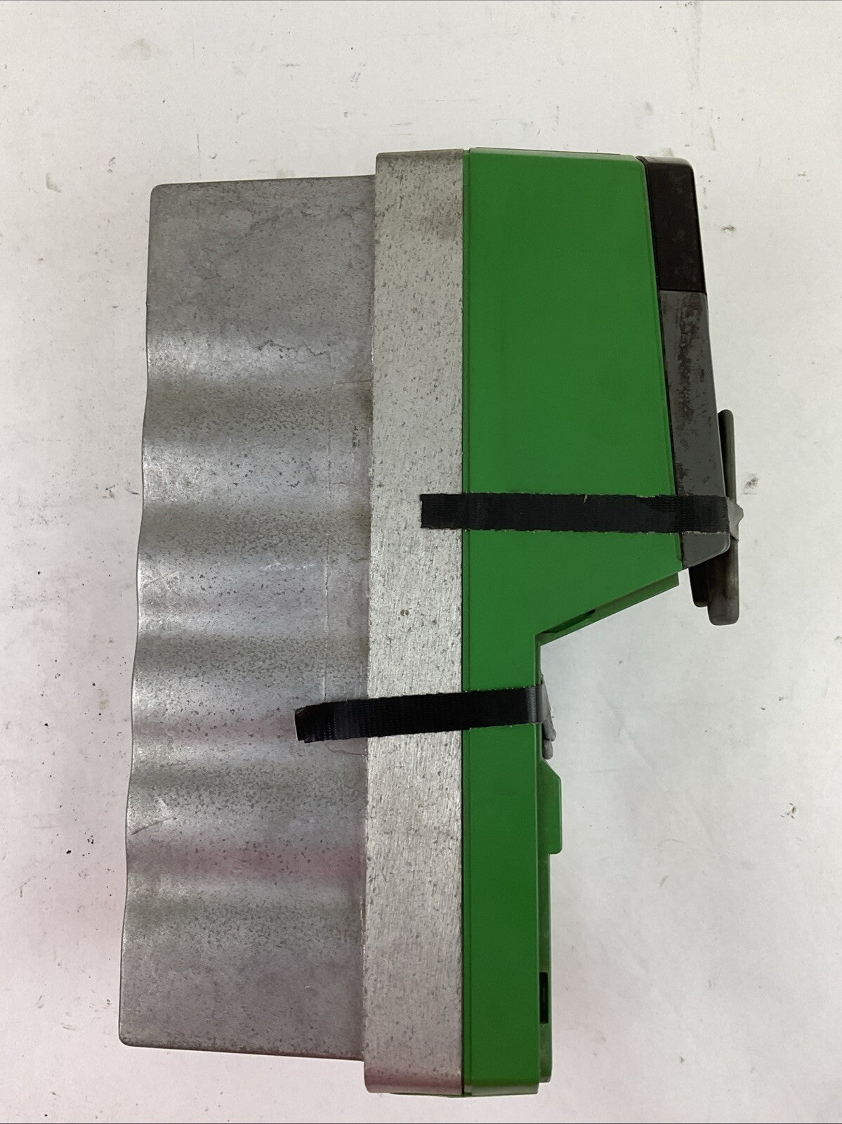 CONTROL TECHIQUES UNI1401 UNIDRIVE 0.75KW OUTPUT 380/480V 2.1A INPUT 380/480V