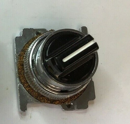 CUTLER HAMMER 10250T1326 SELECTOR SWITCH 3 POS CAM CODE#2