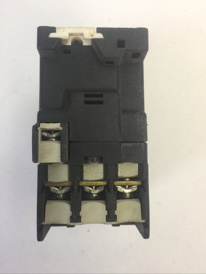 KLOCKNER MOELLER STARTER DIL 0M CONTACTOR 3POLE 250VDC 35A 15HP COIL 120V 60HZ