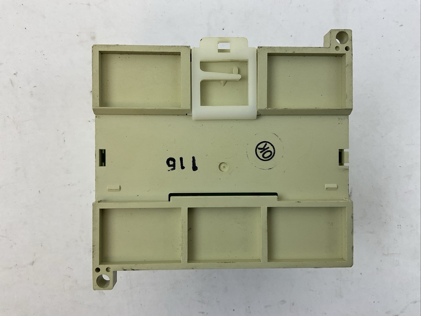 MITSUBISHI FXos-24MR-UA1/UL PROGRAMMABLE CONTROLLER 100-240VAC 50/60HZ 2.5A 25VA