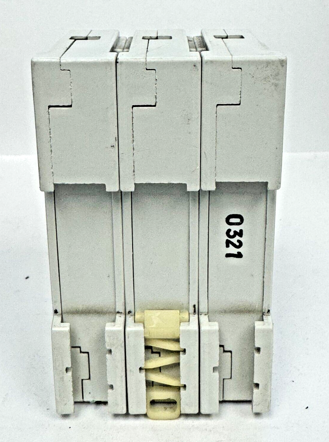 ALLEN-BRADLEY - 1492-CB3-G100 SER. C - MOTOR CONT.- 3P, 10 A, 277 V, 5 HP, 3PH