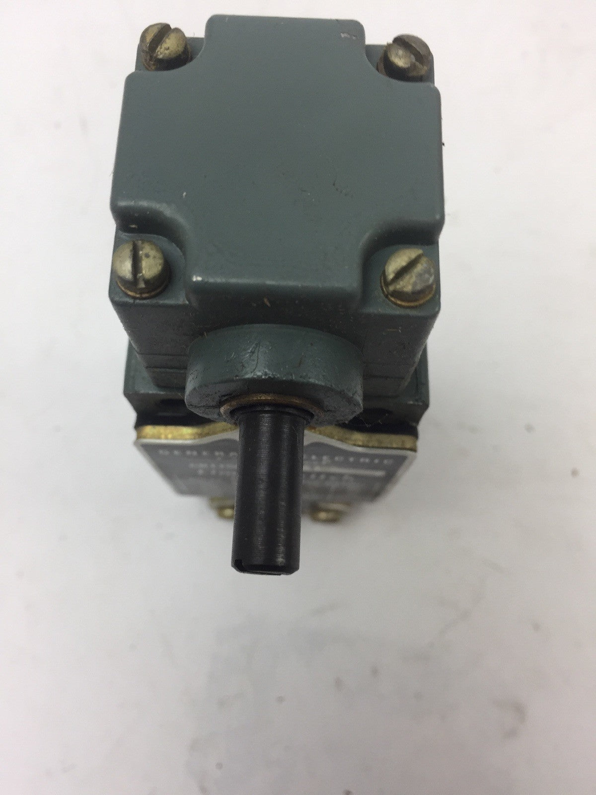 GE CR115G11110 LIMIT SWITCH 600 V