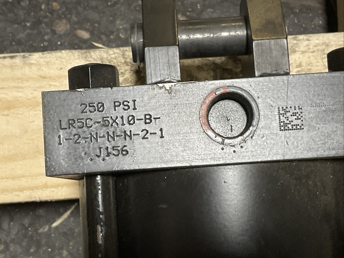 EATON HYDRO-LINE LR5C-5X10-B-1-2-N-N-N-2-1 PNEUMATIC CYLINDER 250PSI