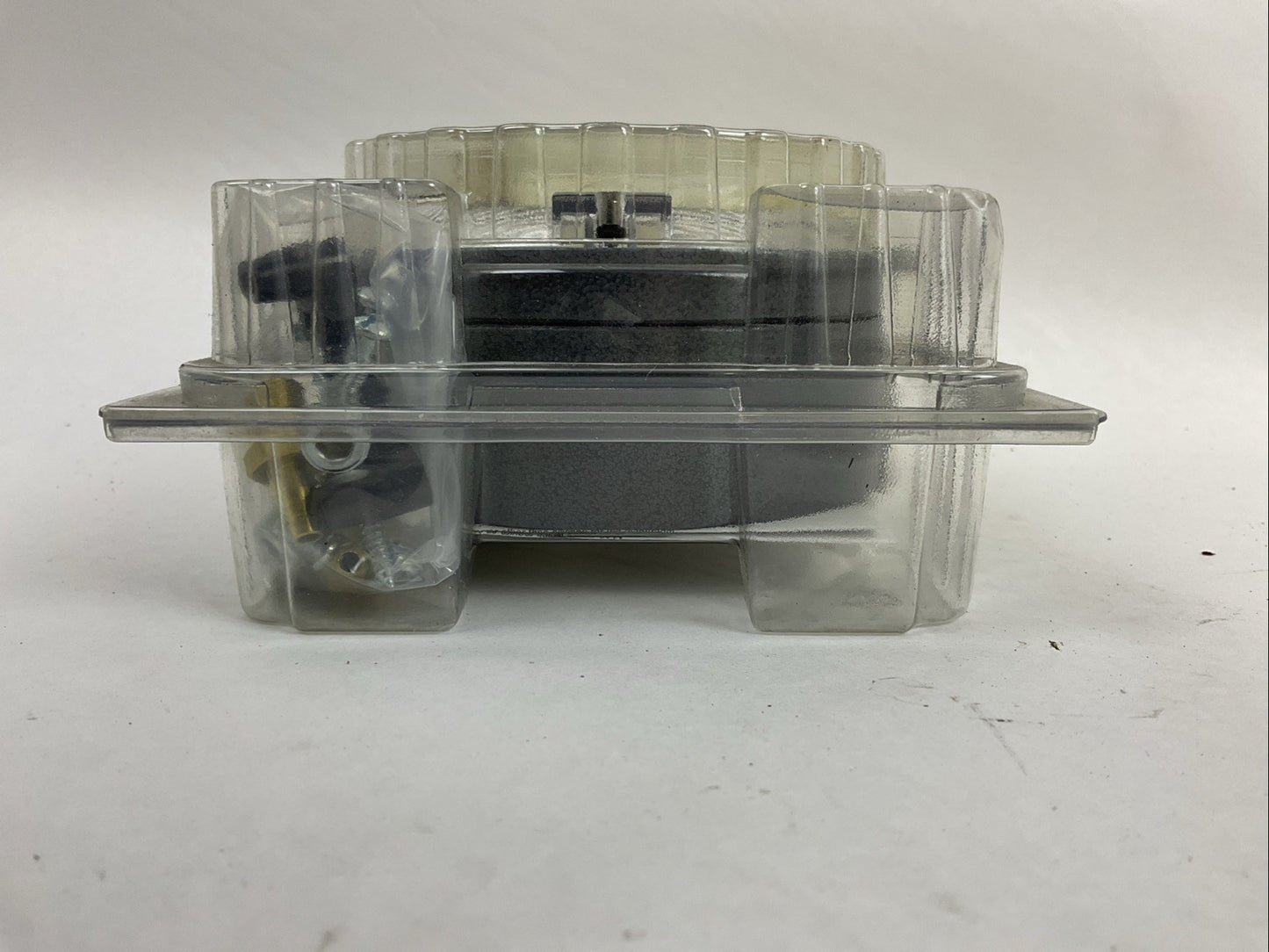 DWYER 2004 W45Y PRESSURE GAUGE 0-4 INCHES OF WATER