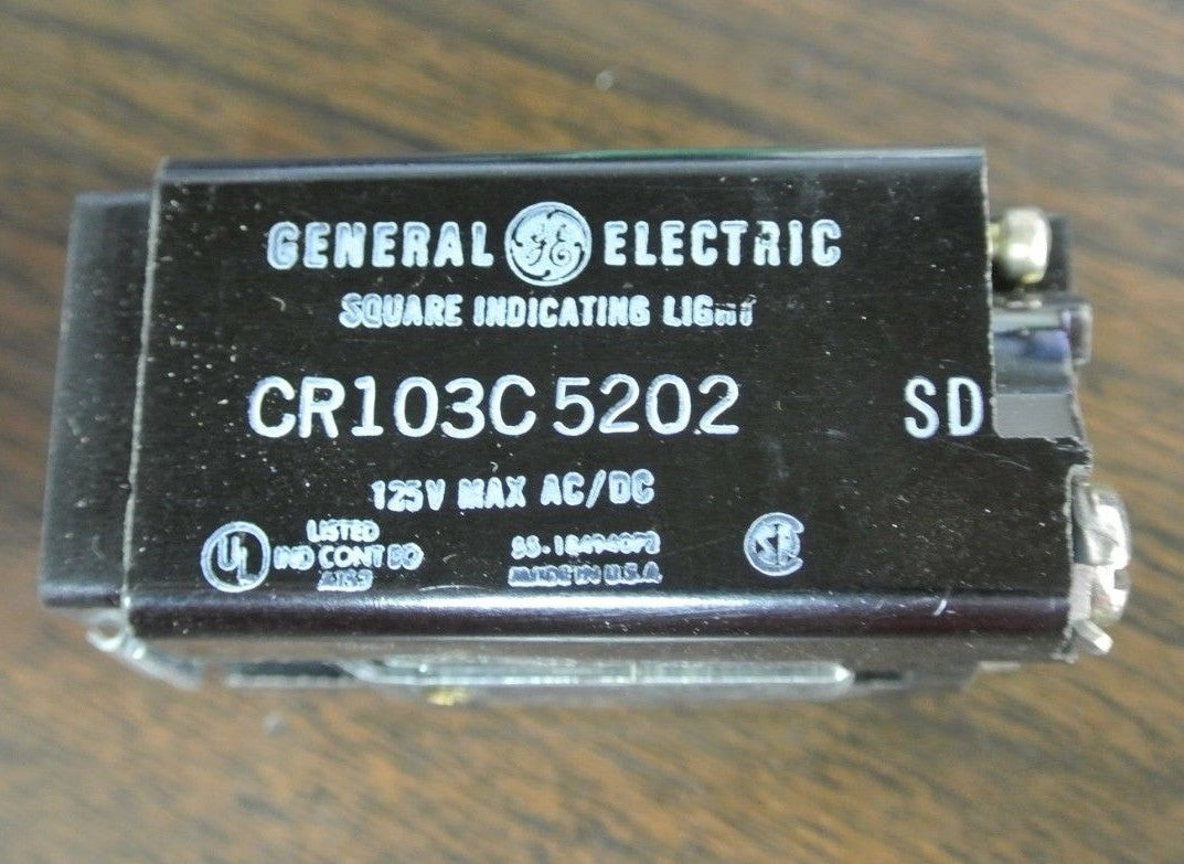GE CR103C5202 - SQUARE INDICATING LIGHT - GREEN LENS - 125V AC/DC - NEW SURPLUS