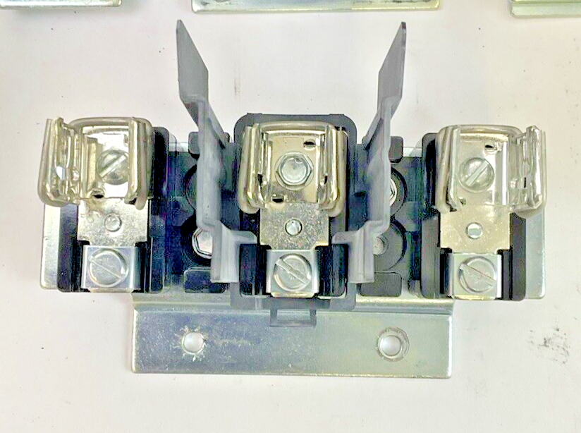 ALLEN BRADLEY 1494V-DS30 FUSIBLE DISCONNECT SWITCH SER.D  W/ 1494V-FS30 SER.D