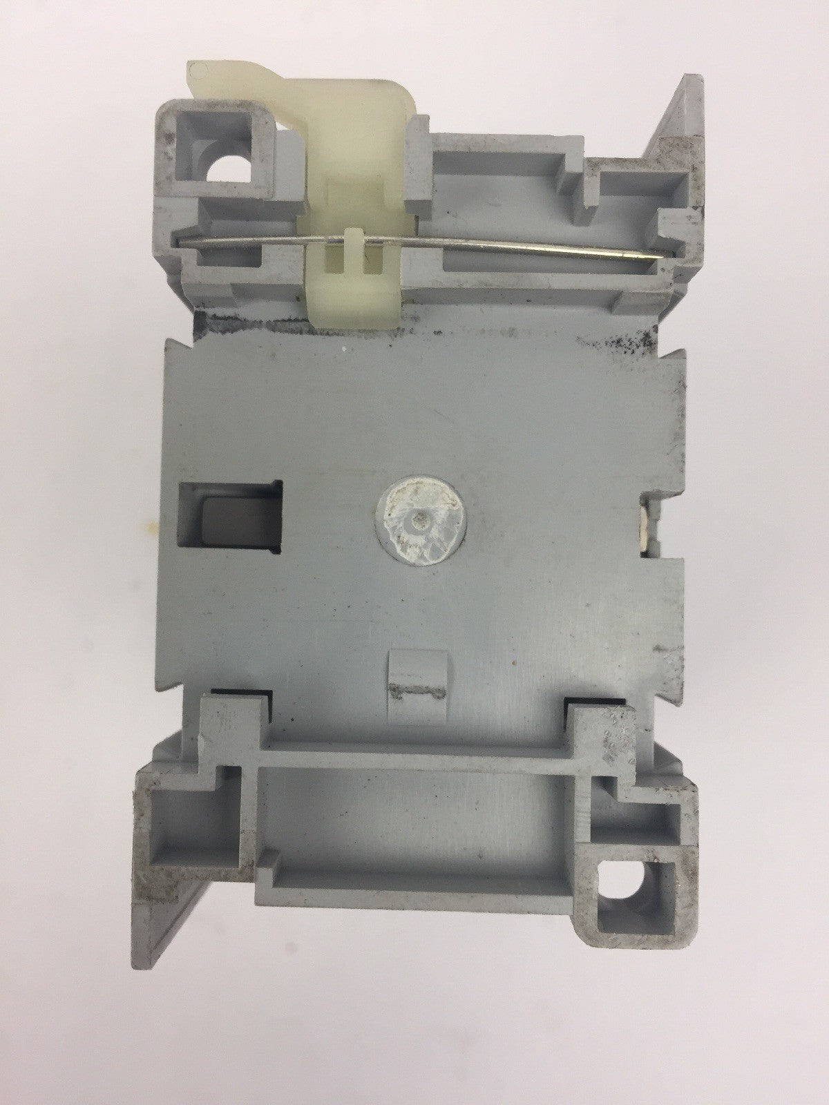 ALLEN BRADLEY 100-C23Z*10 CONTACTOR SER B 600VAC 30A COIL 24VDC