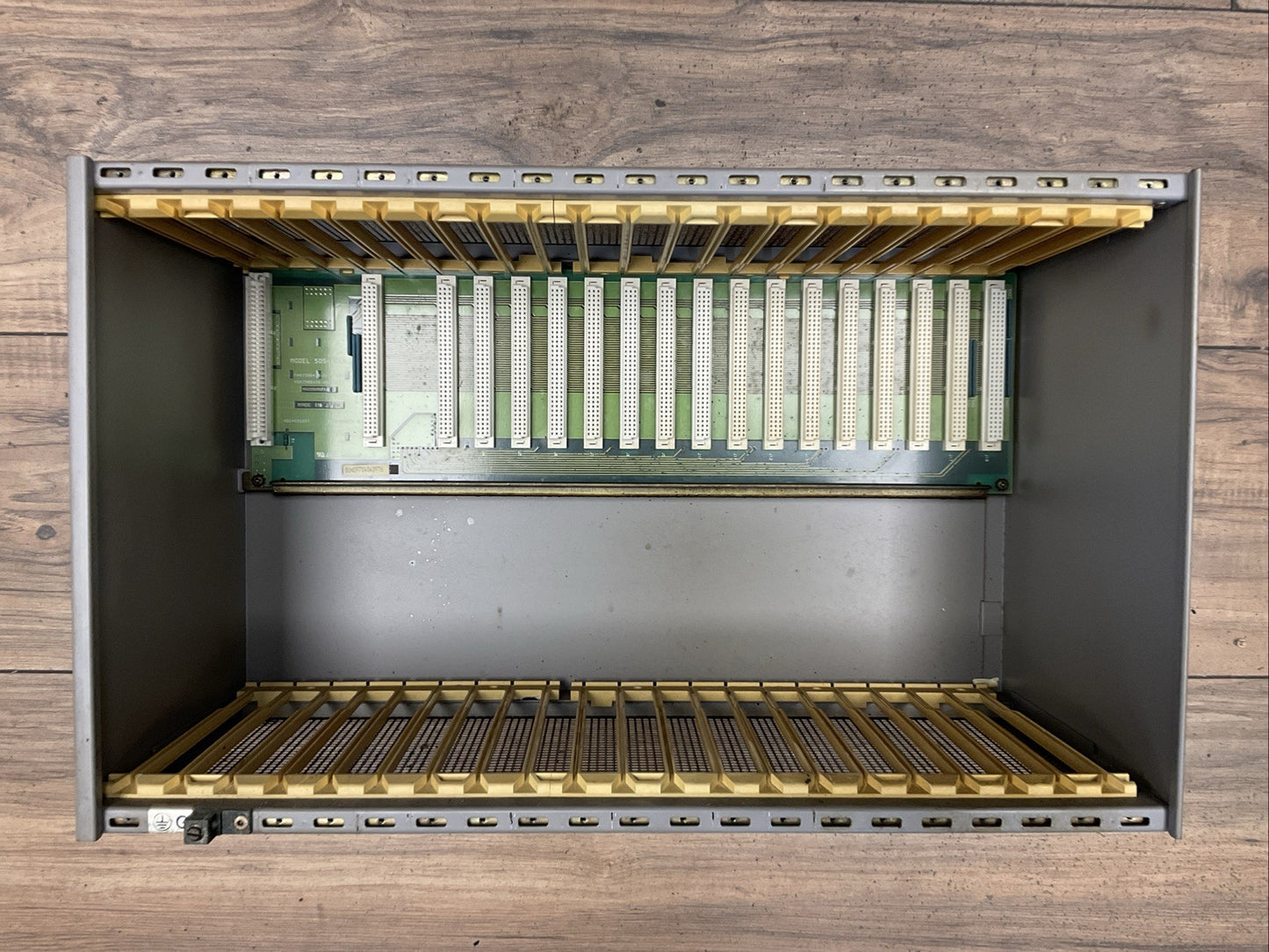 Siemens Simatic Chassis Model 505-6516