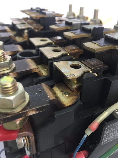 GE CA5F2 REVERSING CONTACTOR 600VAC 100HP 105AMP COIL 120V 60HZ