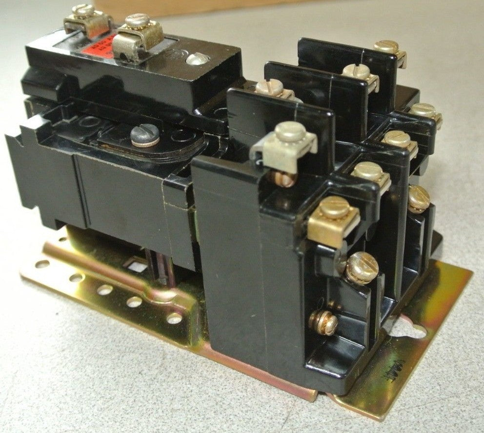 ALLEN-BRADLEY 700-BRZ310A1 AC CONTROL RELAY - 8 N.0. 120V COIL 10A NEW SURPLUS