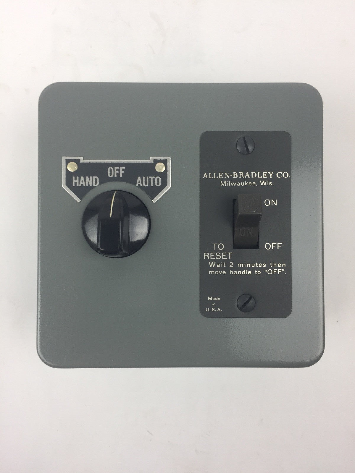 ALLEN BRADLEY 600-TAX9 MANUAL STARTING SWITCH WITH SELECTOR SWITCH 2 POLE NEMA 1